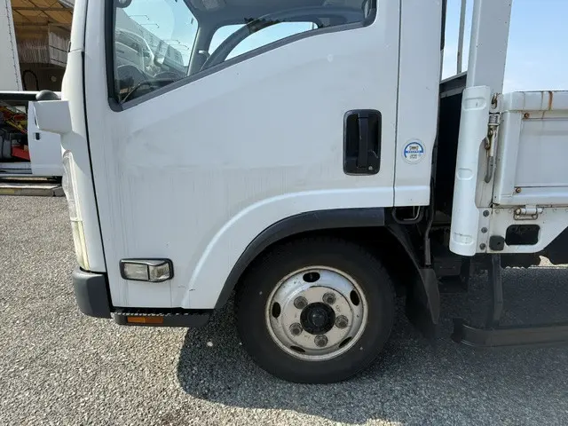 いすゞ エルフ BKG-NMR85AN(2WD)の写真15
