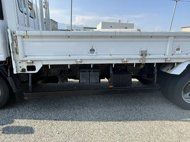 いすゞ エルフ BKG-NMR85AN(2WD)の写真16
