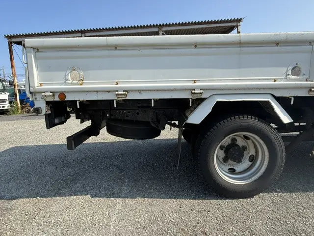 いすゞ エルフ BKG-NMR85AN(2WD)の写真18
