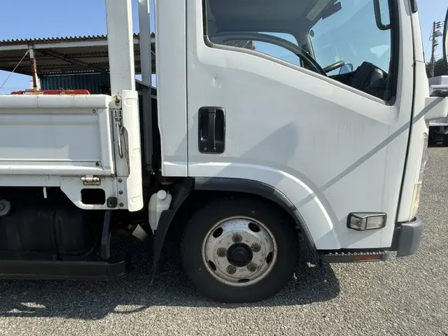 いすゞ エルフ BKG-NMR85AN(2WD)の写真20