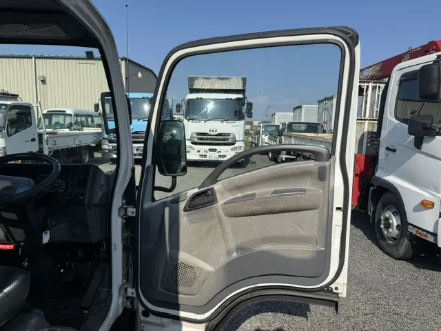いすゞ エルフ BKG-NMR85AN(2WD)の写真22