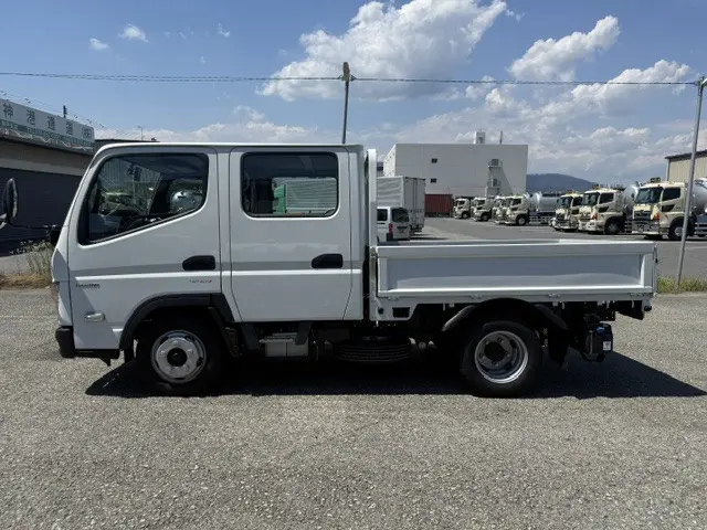 三菱 キャンター 2RG-FBA20(2WD)の写真3