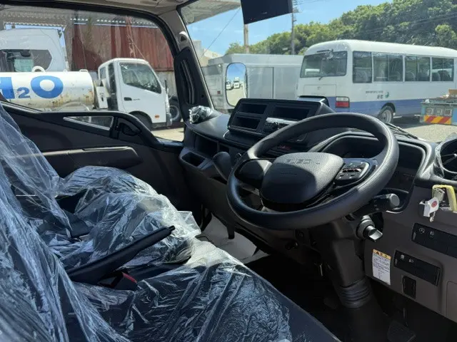 三菱 キャンター 2RG-FBA20(2WD)の写真10