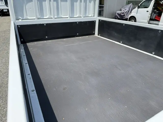 三菱 キャンター 2RG-FBA20(2WD)の写真12