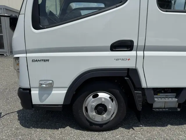 三菱 キャンター 2RG-FBA20(2WD)の写真15