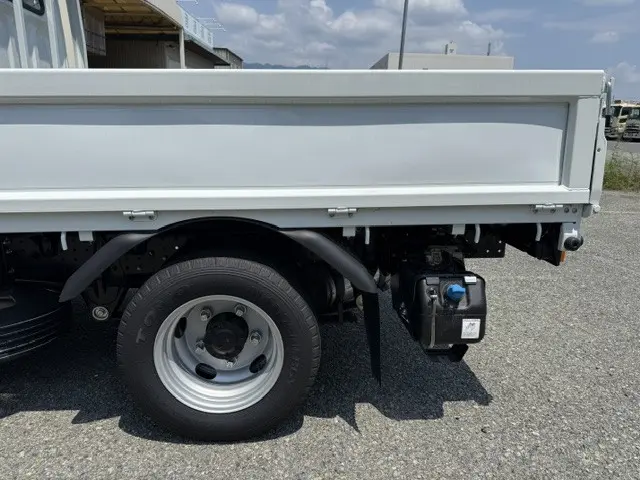 三菱 キャンター 2RG-FBA20(2WD)の写真17