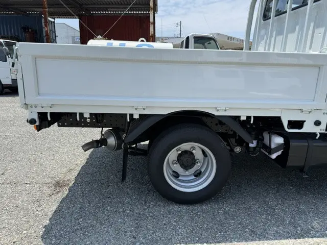 三菱 キャンター 2RG-FBA20(2WD)の写真18
