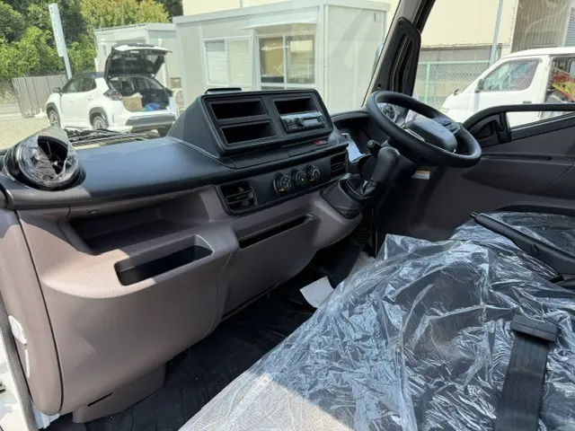 三菱 キャンター 2RG-FBA20(2WD)の写真36