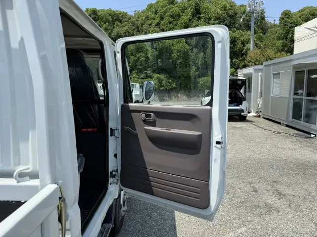 三菱 キャンター 2RG-FBA20(2WD)の写真44