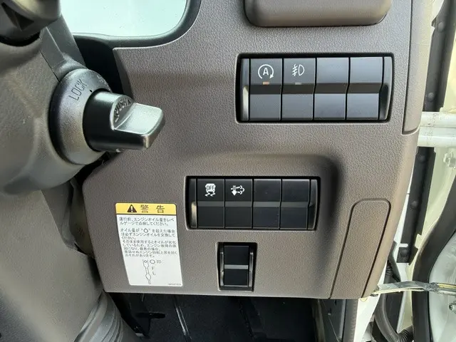 三菱 キャンター 2RG-FBA20(2WD)の写真49
