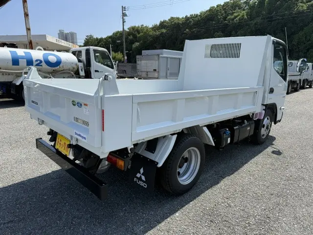 三菱 キャンター 2RG-FBA60(2WD)の写真3