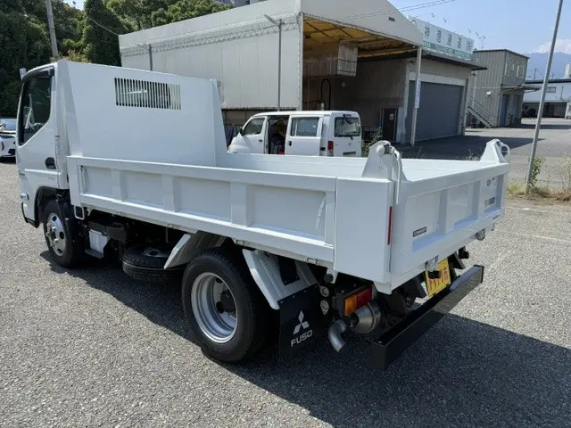三菱 キャンター 2RG-FBA60(2WD)の写真4