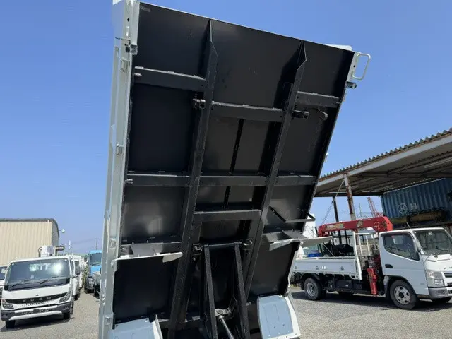 三菱 キャンター 2RG-FBA60(2WD)の写真16