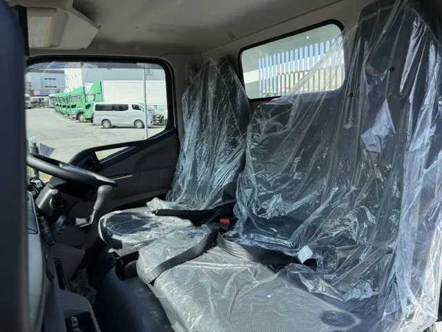 三菱 キャンター 2RG-FBA60(2WD)の写真35