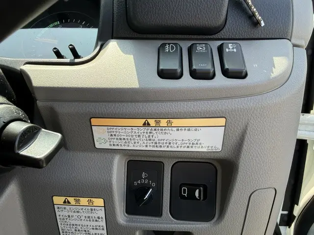 三菱 キャンター 2PG-FEB80(2WD)の写真43