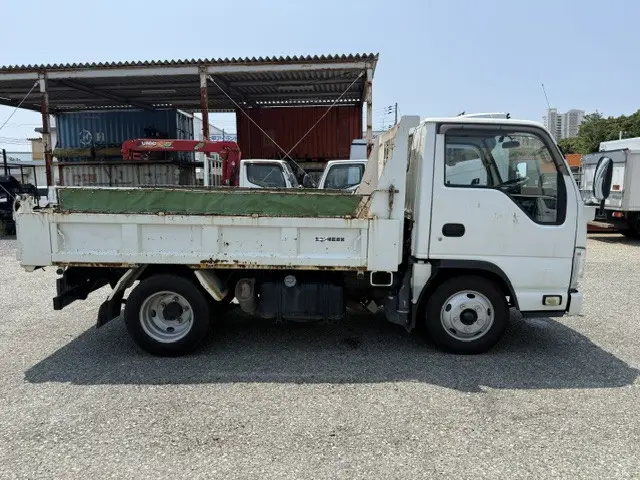 いすゞ エルフ TKG-NKR85AD(2WD)の写真6