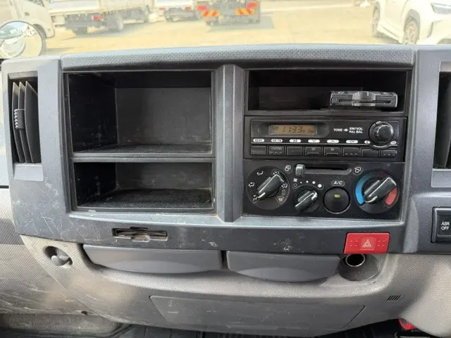 いすゞ エルフ TKG-NKR85AD(2WD)の写真38