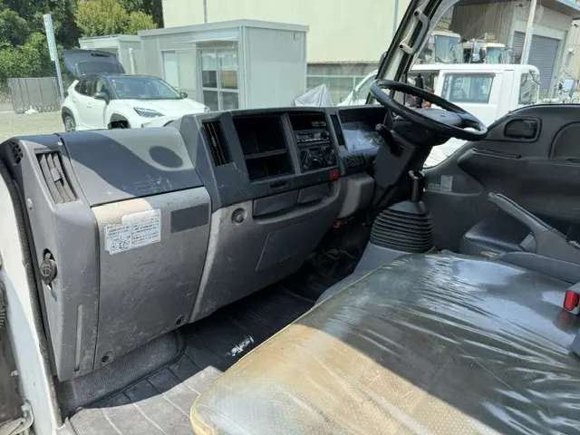 いすゞ エルフ TKG-NKR85AD(2WD)の写真44