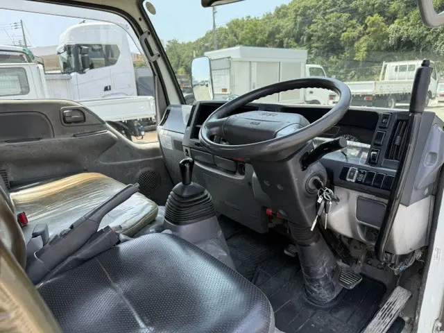 いすゞ エルフ TKG-NKR85AD(2WD)の写真45