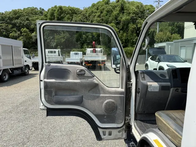 いすゞ エルフ TKG-NKR85AD(2WD)の写真46