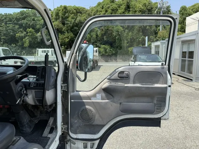 いすゞ エルフ TKG-NKR85AD(2WD)の写真47