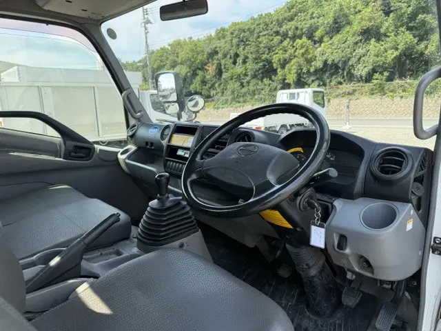 日野 デュトロ TKG-XZC710M(2WD)の写真32