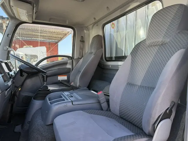 いすゞ フォワード TKG-FRR90S2(2WD)の写真40