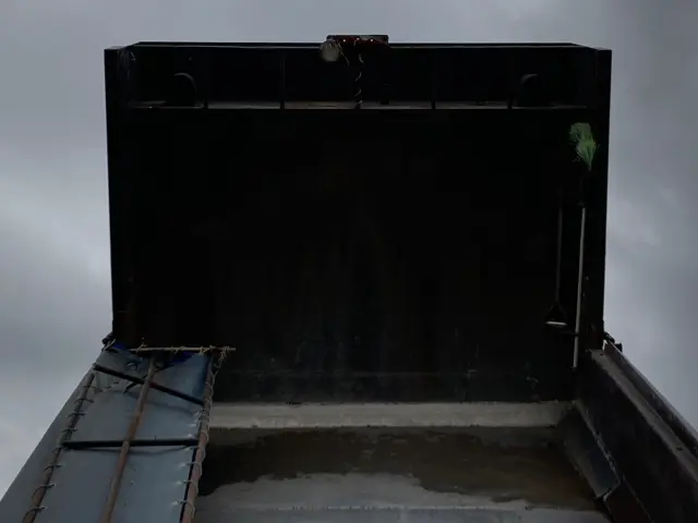 日野 プロフィア KL-FS1KPHA(2WD)の写真18