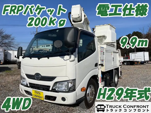 日野 デュトロ TKG-XZU675M(4WD)の写真1