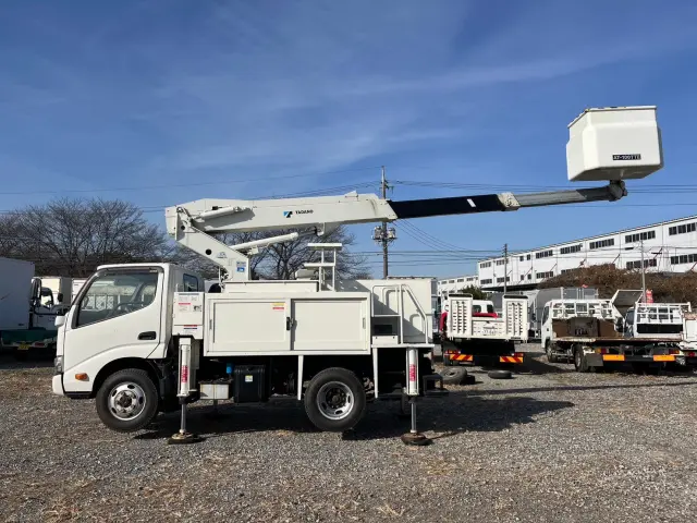 日野 デュトロ TKG-XZU675M(4WD)の写真8