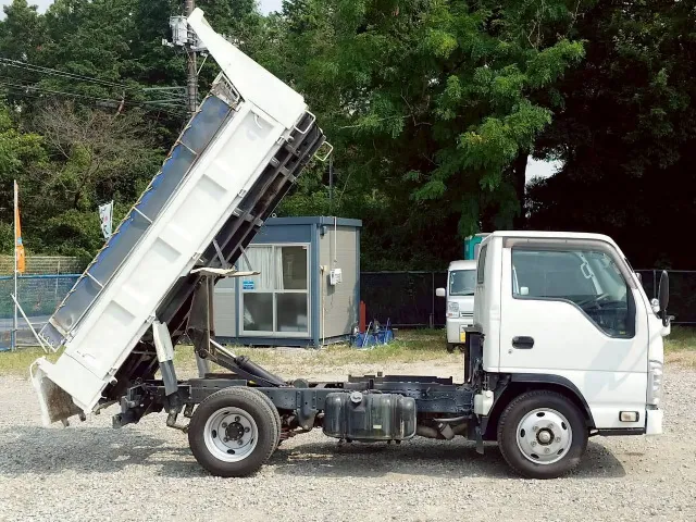 いすゞ エルフ TPG-NKR85AD(2WD)の写真11