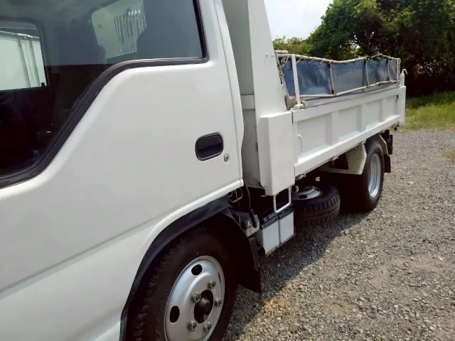 いすゞ エルフ TPG-NKR85AD(2WD)の写真18