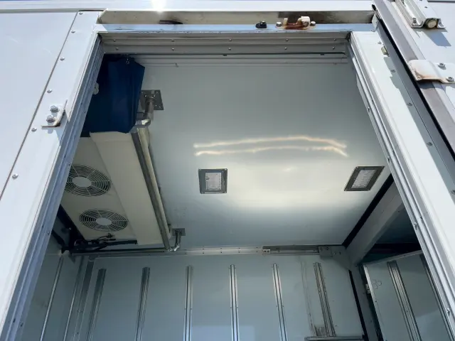 いすゞ エルフ TPG-NPR85AN(2WD)の写真6