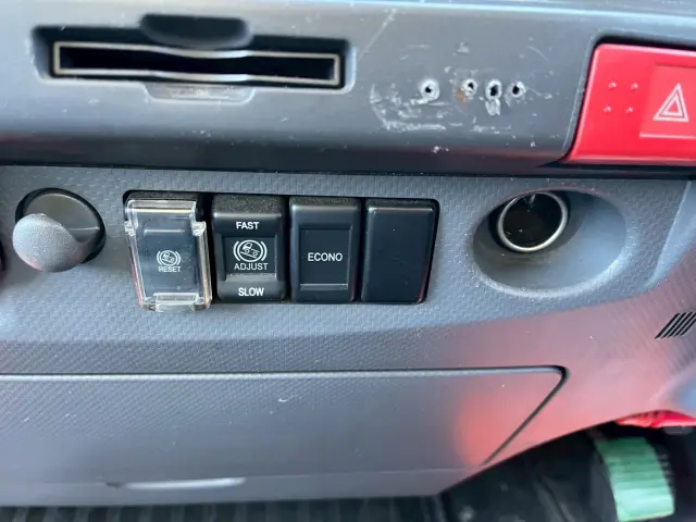 いすゞ エルフ TPG-NPR85AN(2WD)の写真45