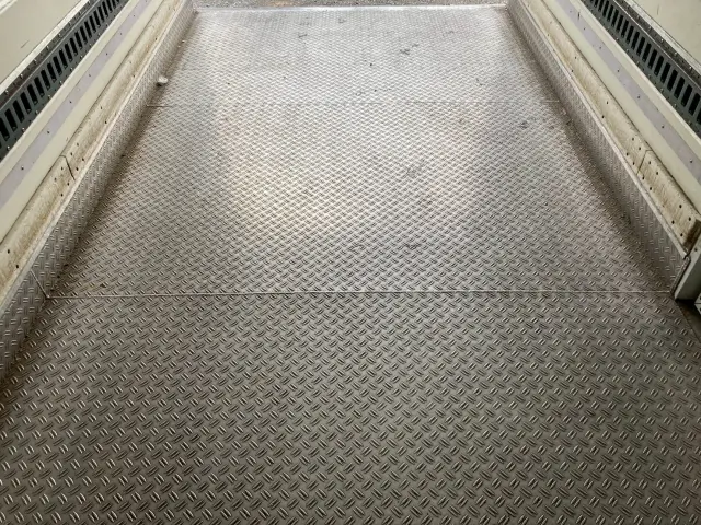 いすゞ エルフ TKG-NPR85AN(2WD)の写真15