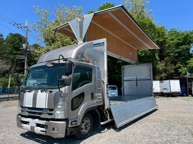 いすゞ フォワード PDG-FRR34T2(2WD)の写真2