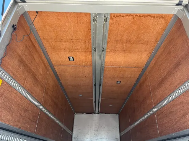 いすゞ フォワード PDG-FRR34T2(2WD)の写真10