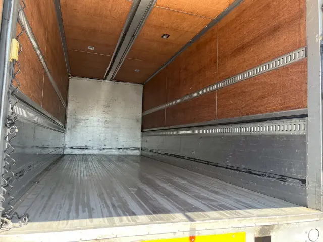 いすゞ フォワード PDG-FRR34T2(2WD)の写真12