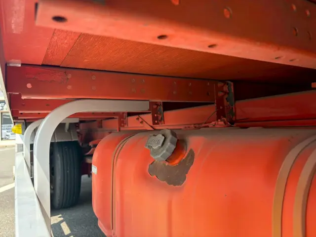 いすゞ エルフ PB-NPR81AN(2WD)の写真22