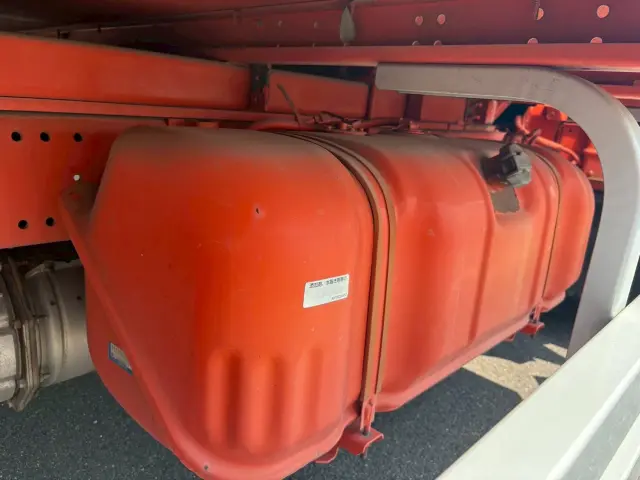 いすゞ エルフ PB-NPR81AN(2WD)の写真23