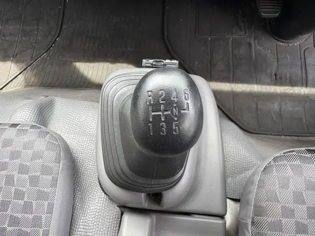 いすゞ エルフ PB-NPR81AN(2WD)の写真39