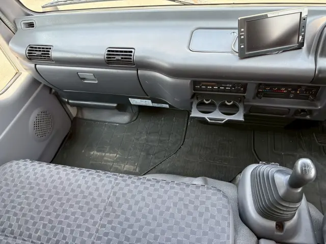 いすゞ エルフ PB-NPR81AN(2WD)の写真43