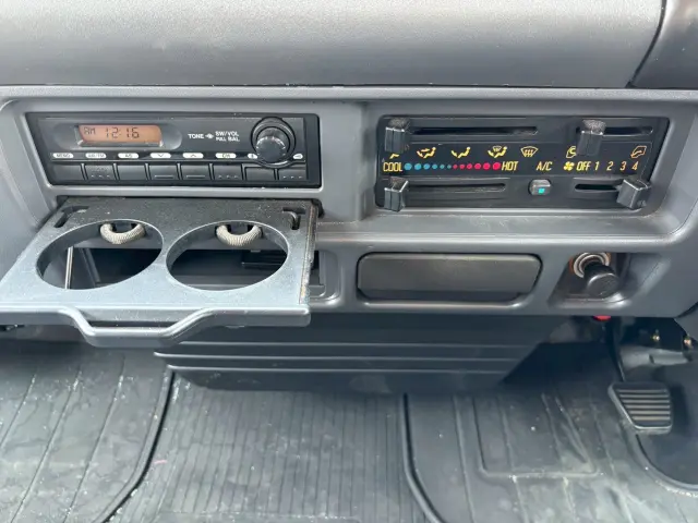 いすゞ エルフ PB-NPR81AN(2WD)の写真44