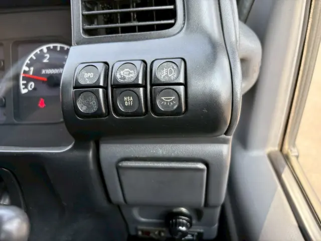 いすゞ エルフ PB-NPR81AN(2WD)の写真46