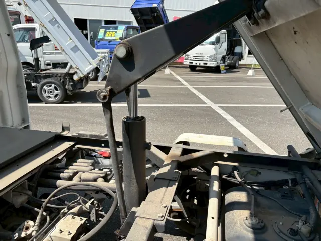 ダイハツ ハイゼットトラック EBD-S211P(4WD)の写真18