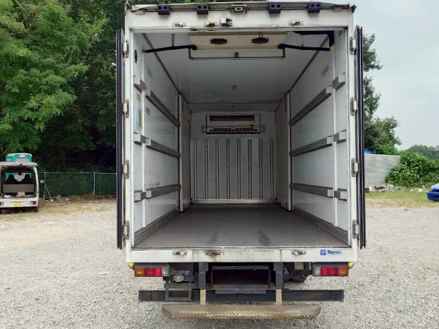 三菱 キャンター TPG-FEB80(2WD)の写真13