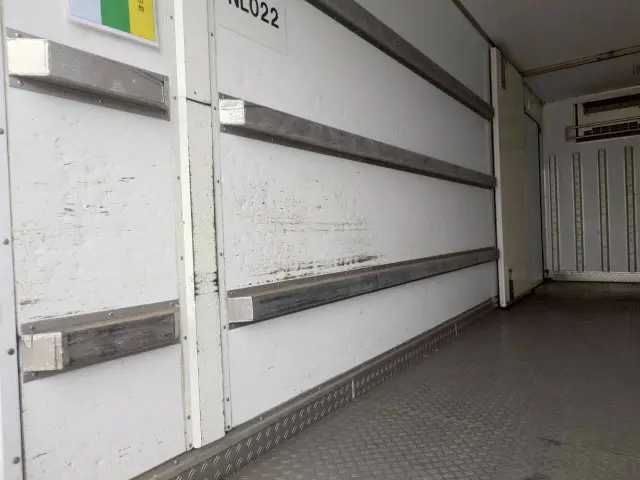 三菱 キャンター TPG-FEB80(2WD)の写真17