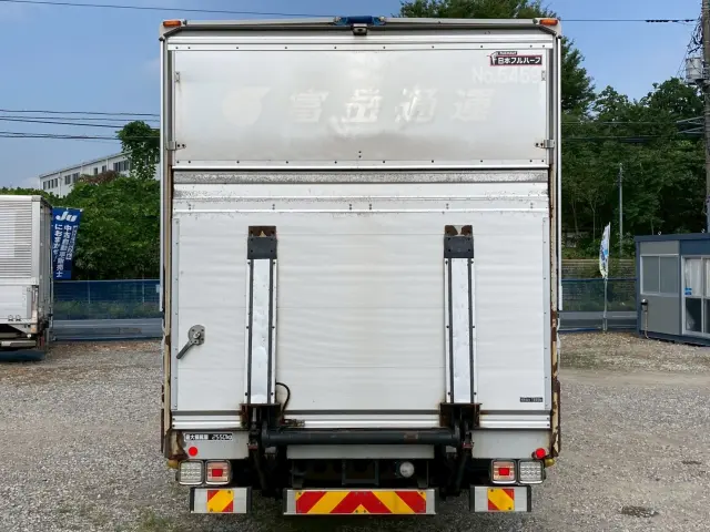 いすゞ フォワード TKG-FRR90T2(2WD)の写真11