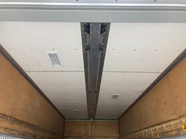 いすゞ フォワード TKG-FRR90T2(2WD)の写真16