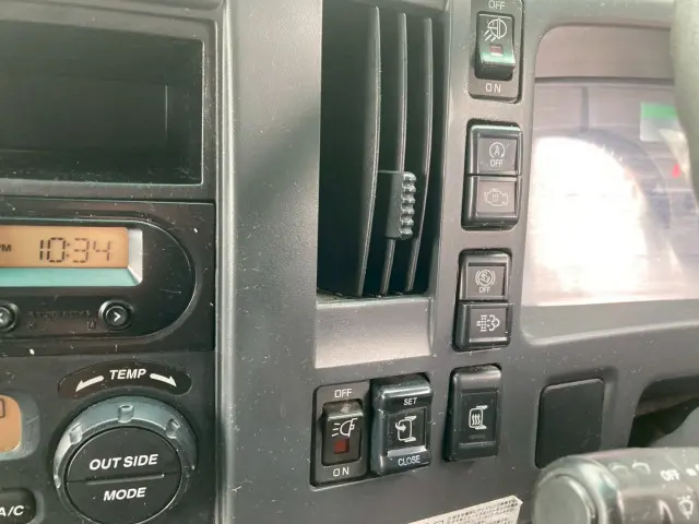 いすゞ フォワード TKG-FRR90T2(2WD)の写真41